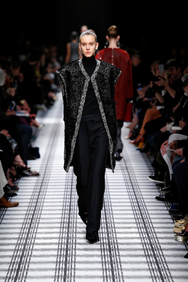 Balenciaga AW15, runway, womenswear, paris 23