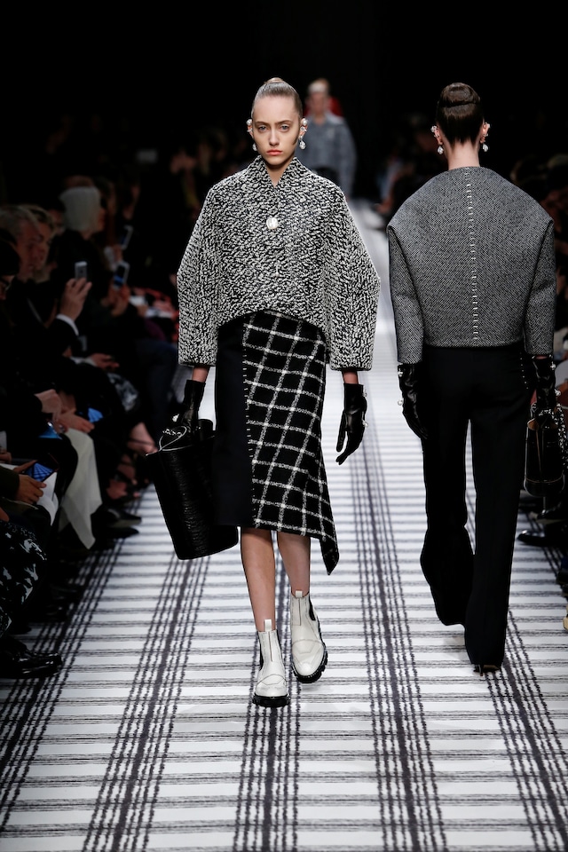 Balenciaga AW15, runway, womenswear, paris 24