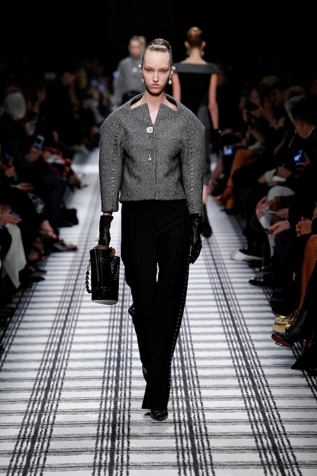 Balenciaga AW15, runway, womenswear, paris 26