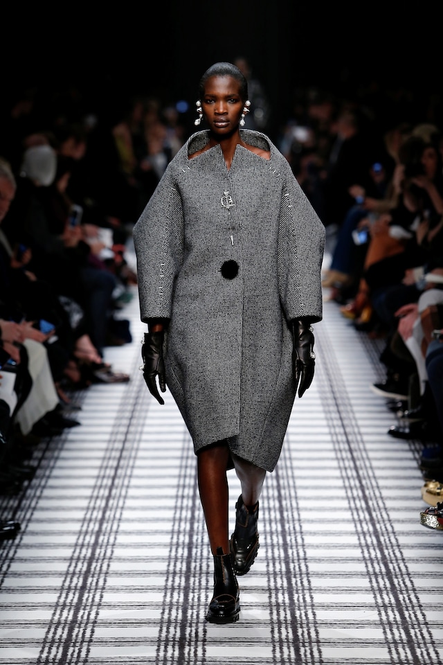 Balenciaga AW15, runway, womenswear, paris 27