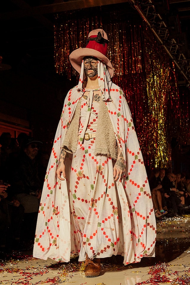 Vivienne Westwood AW15, Dazed runway, Womenswear cape makeup 10