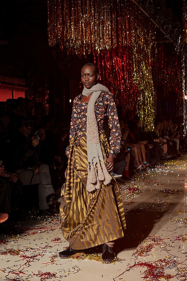 Vivienne Westwood AW15 Dazed runway Womenswear flowers scarf 18