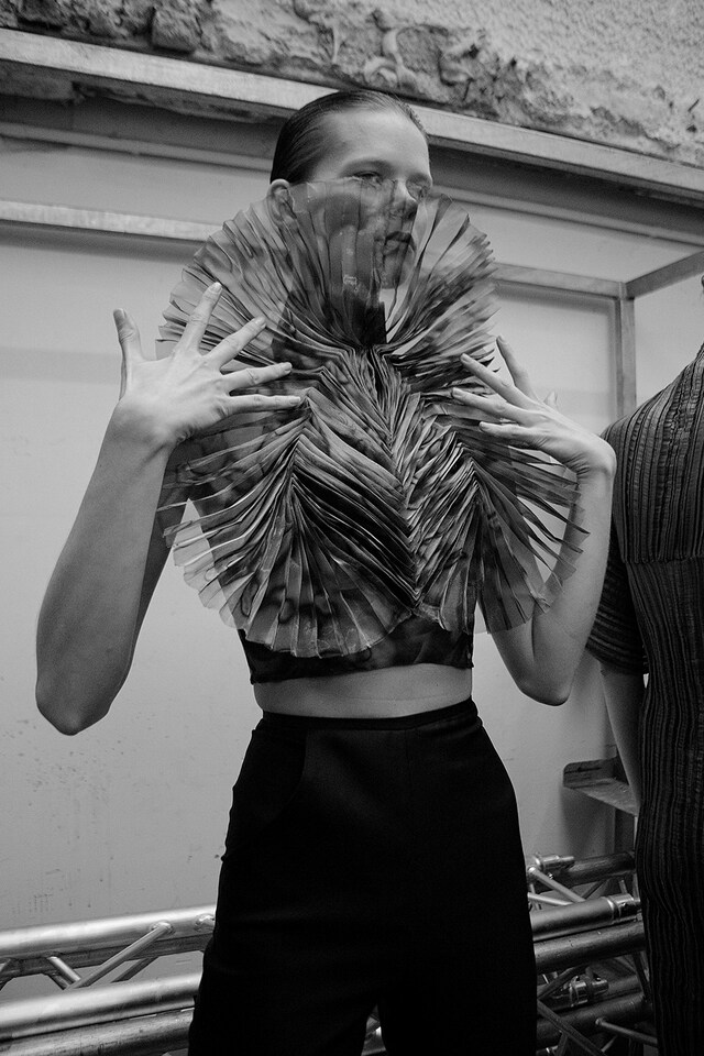 Iris Van Herpen AW15 Dazed backstage womenswear fan sheer 12