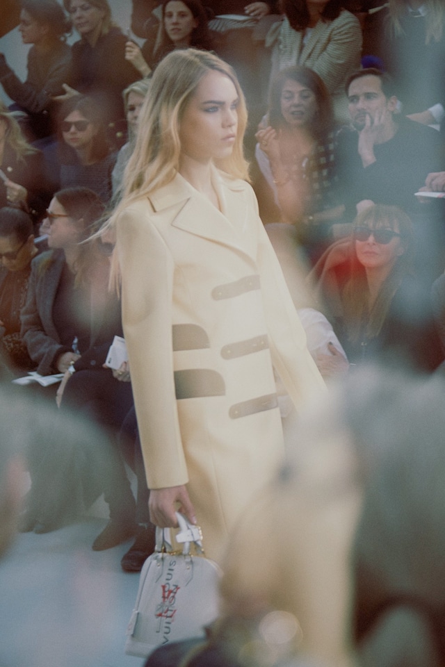 Louis Vuitton AW15 Dazed runway womenswear beige coat 16