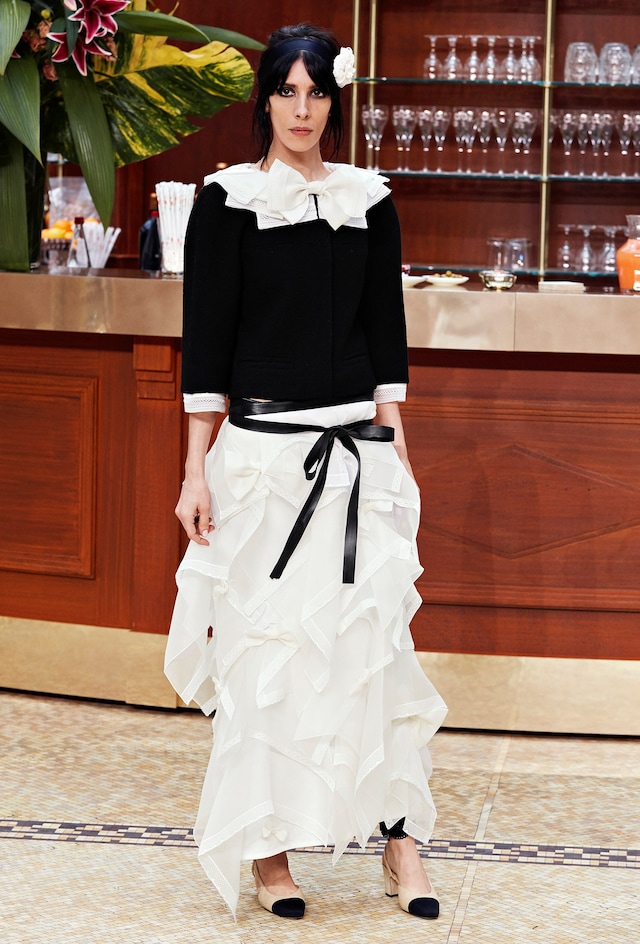 Chanel AW15 runway womenswear Jamie Bochert Bows Flower 5
