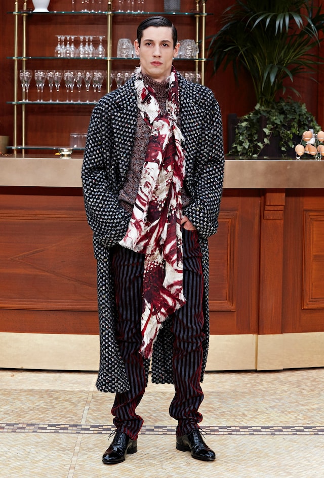 Chanel AW15 Dazed womenswear Man Print Scarf Grey Blazer 16