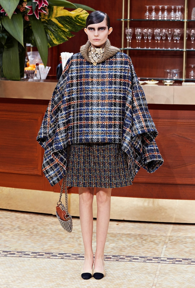 Chanel AW15 Dazed womenswear Tweed Poncho Matching Skirt 28