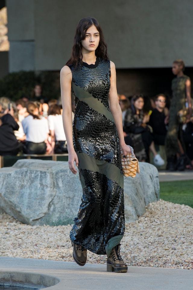 Louis Vuitton Cruise 2015 18