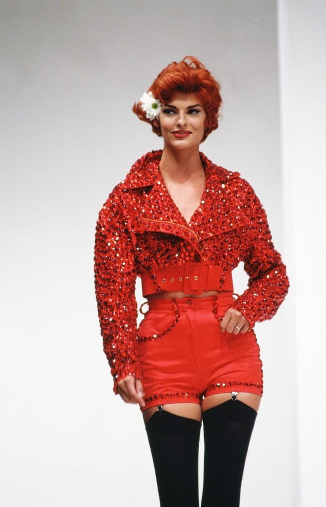 Linda Evangelista cult fashion moments 90s runway 4