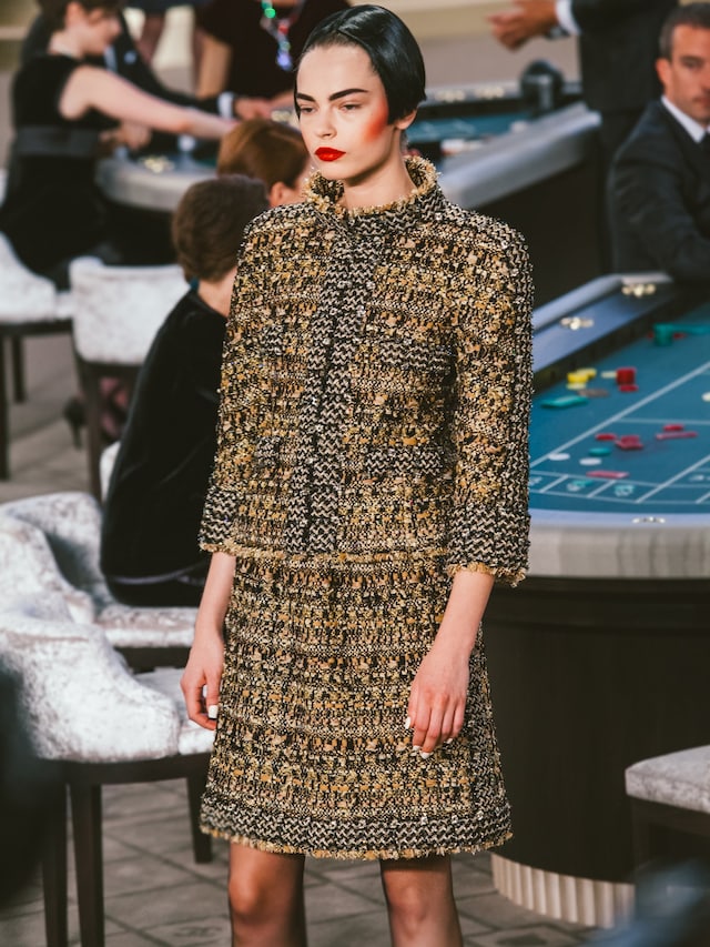 Chanel Couture AW15 casino 18