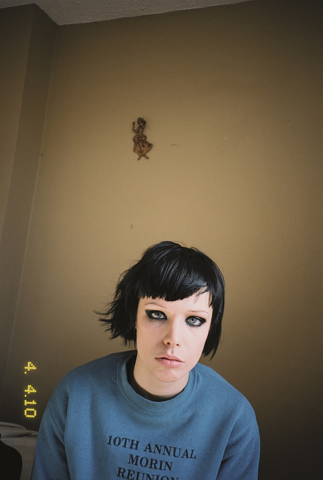 CRYSTAL CASTLES 0
