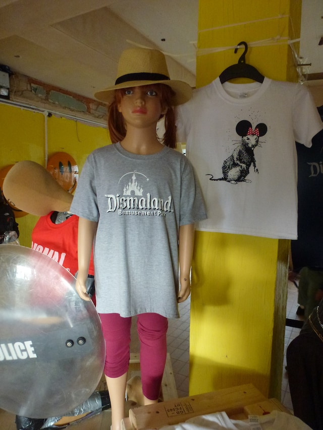 Dismaland-gift-shop 12