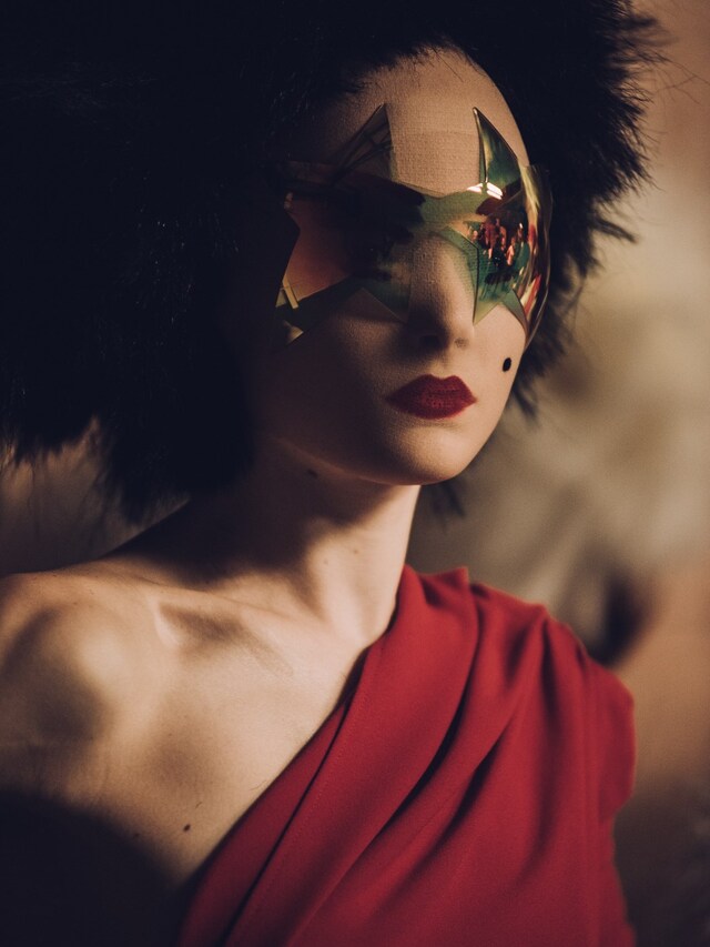 Gareth Pugh SS16 Backstage 14