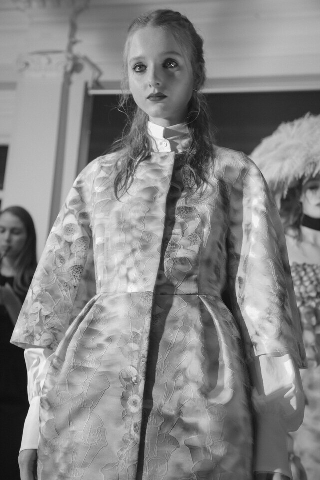 Giles Deacon SS16 Backstage 12