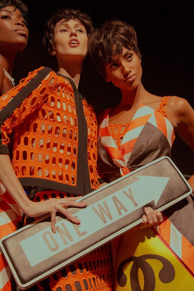 Moschino SS16 Backstage 12