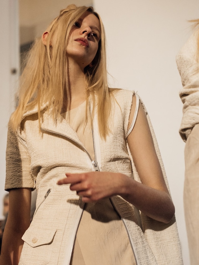 Yang Li SS16 Backstage 12