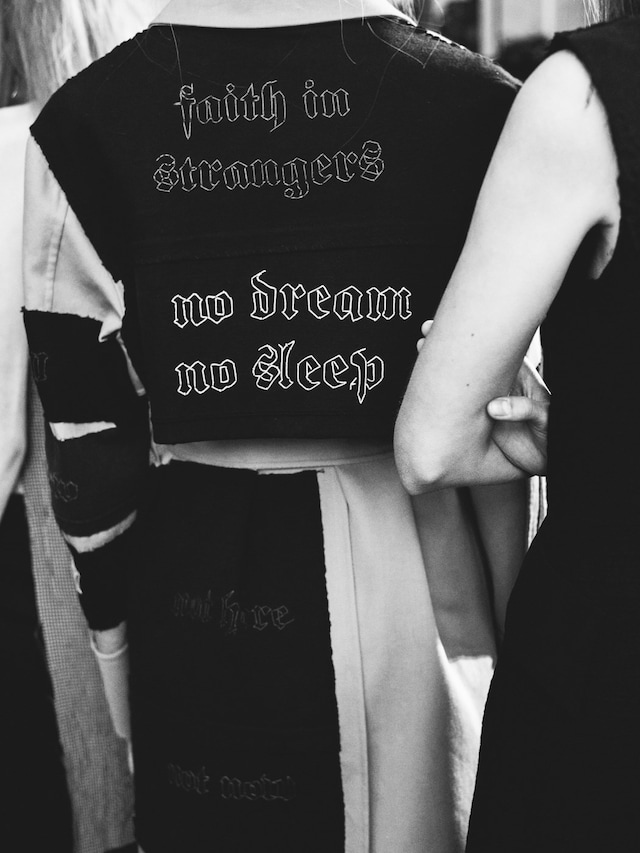 Yang Li SS16 Backstage 23