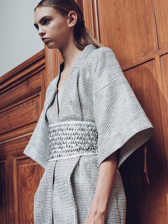 Iris Van Herpen SS16 Backstage Swarovski 2