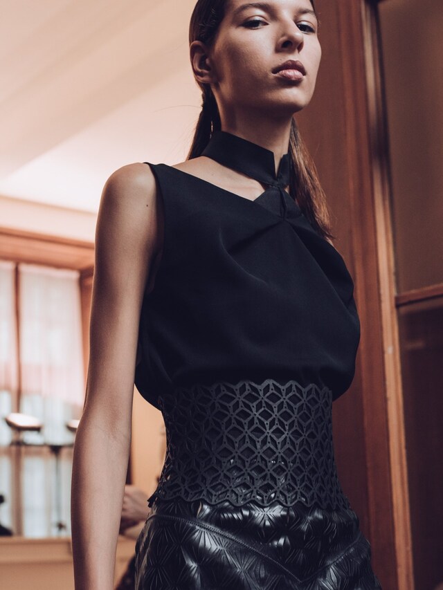 Iris Van Herpen SS16 Backstage Swarovski 3