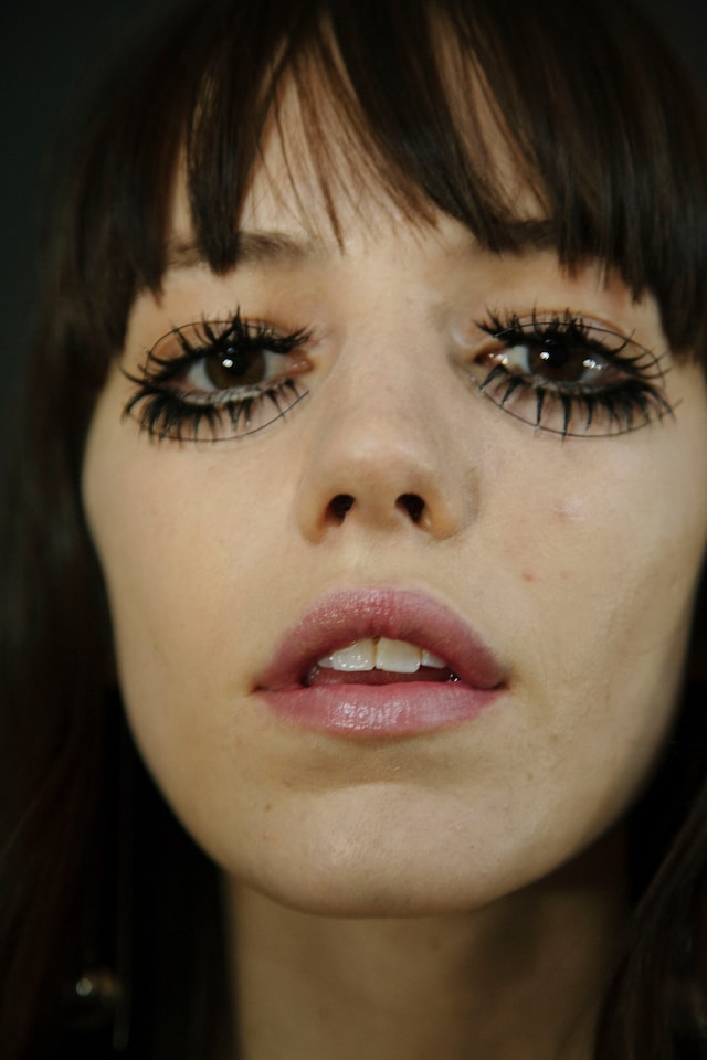 Thomas Tait SS16 Details Eyelashes 3