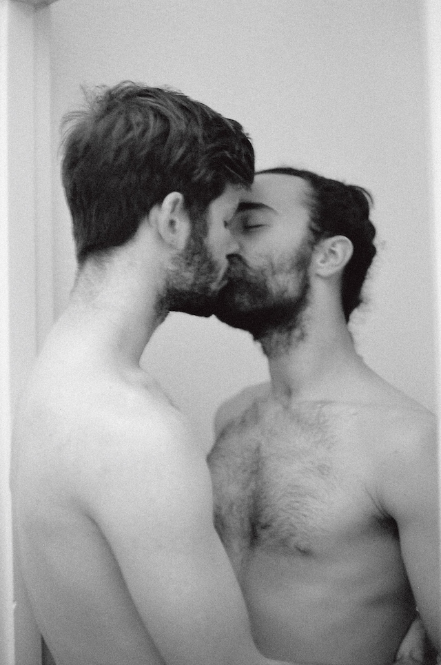 Kissing – Harry Clark 1