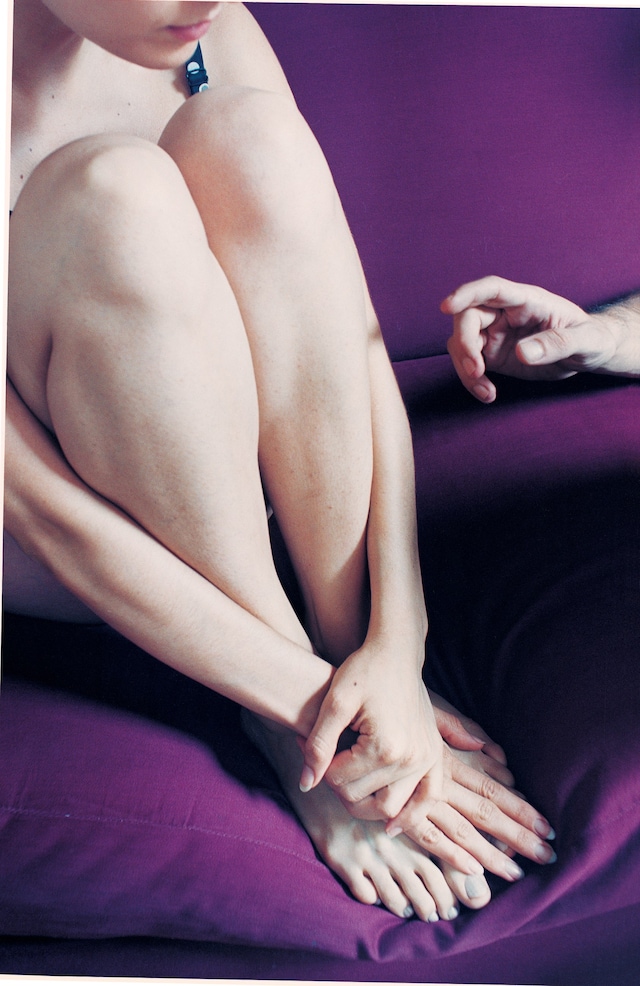 Photo50 - Elinor Carucci, Eran almost touches me, 7