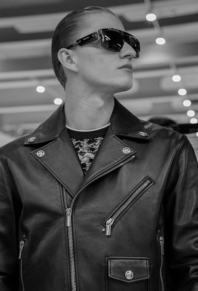 Versace AW16 3