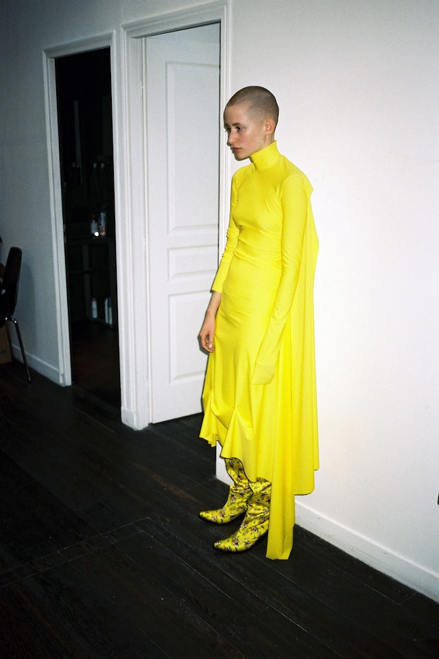 VETEMENTS x IDEA 1