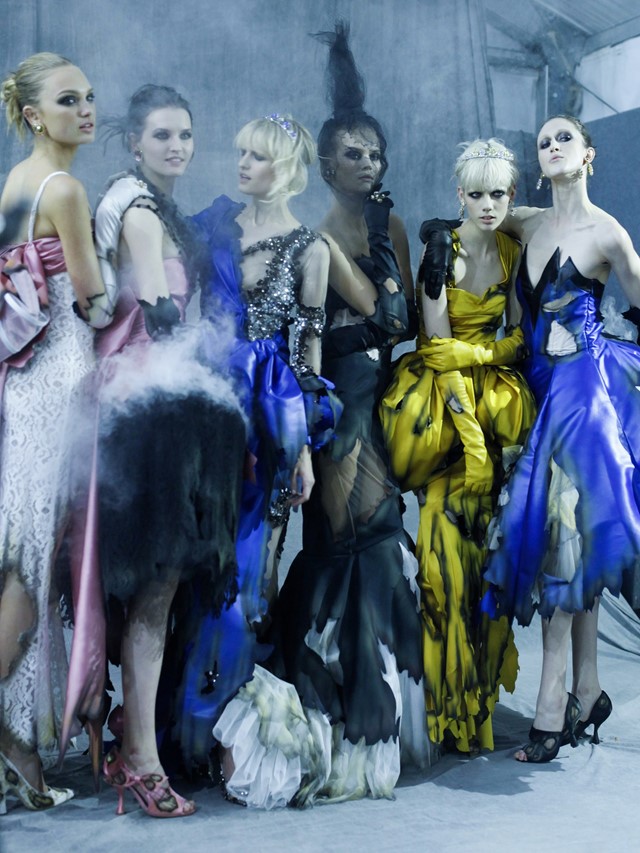 Moschino-Pre-Fall-2023-Collection-Womenswear-Tom-Lorenzo-Site (26) - Tom +  Lorenzo