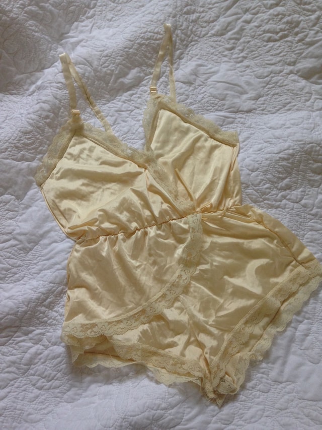 10_MAGGIE DUNLAP, The Bloody Chamber, bed, sheets, 12