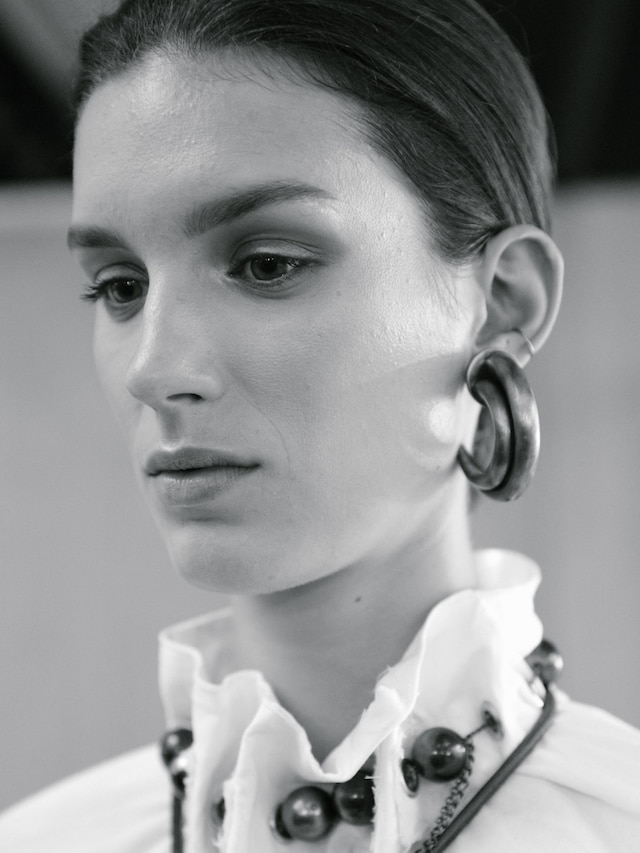 Loewe AW16 13
