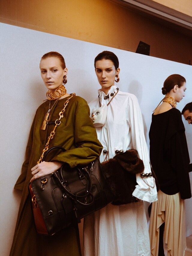 Loewe AW16 6