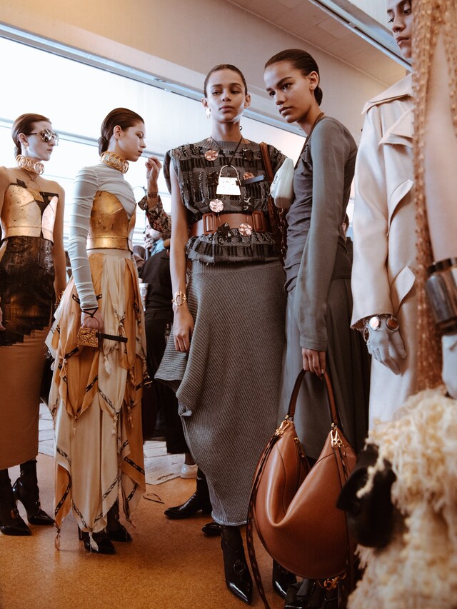 Loewe AW16