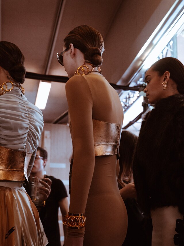 Loewe AW16 22