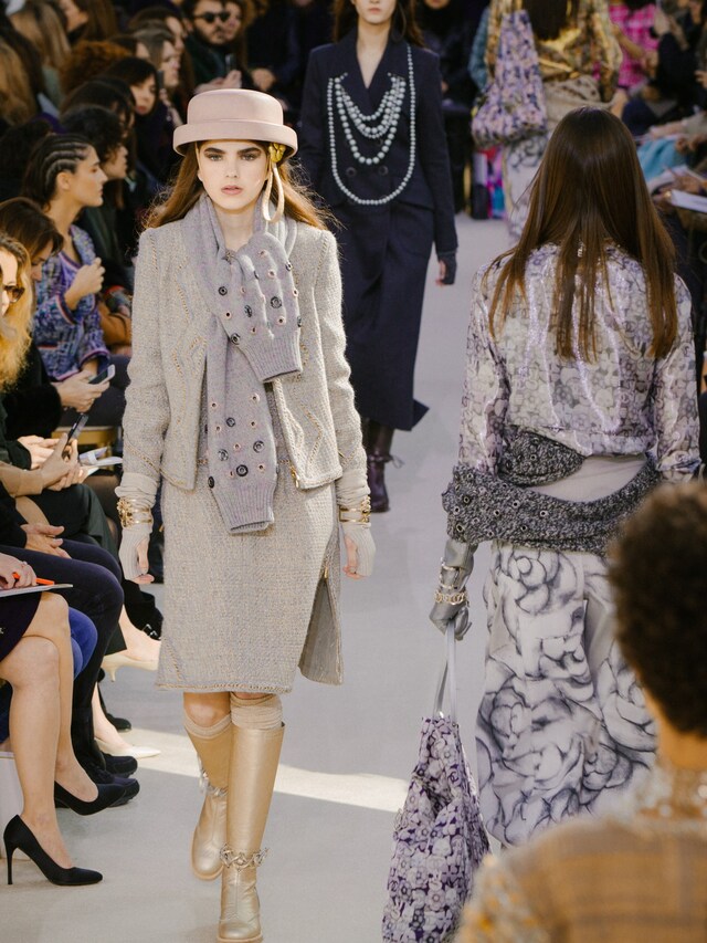 Chanel AW16 24