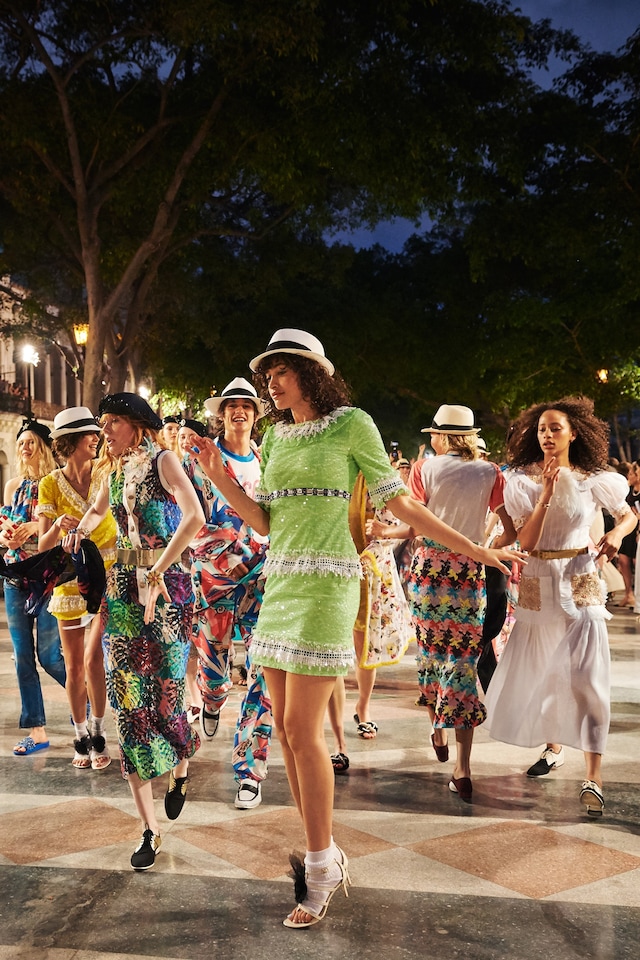 15_Cruise 2016-17 collection - Finale pictures by 0