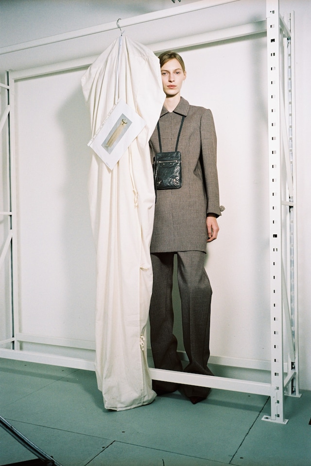 13-balenciaga-pre-fall-2016 12