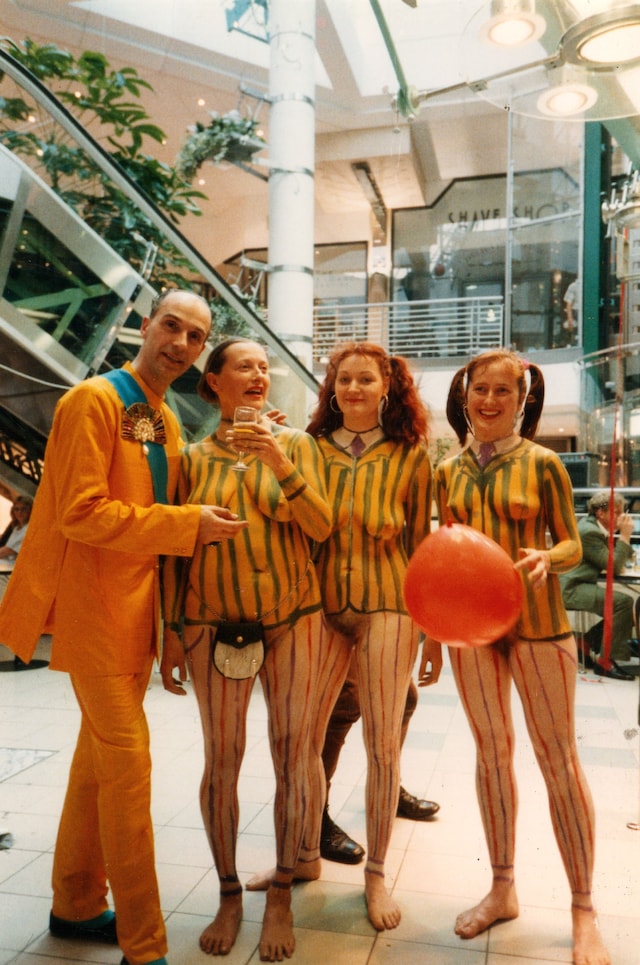 Neo Naturists, Opening a shopping centre in the Ki 3