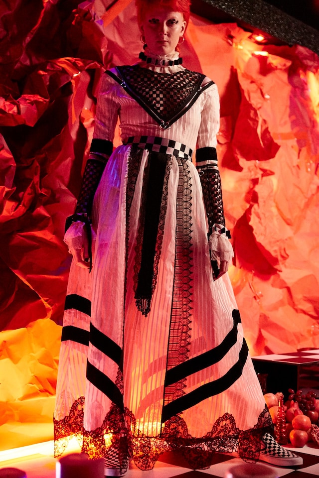 Dilara Findikoglu SS17 presentation 11