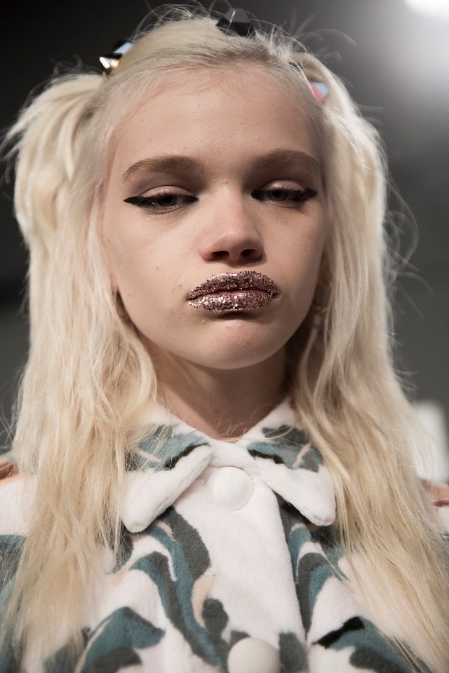 Backstage at Fendi SS17 MFW Dazed 14