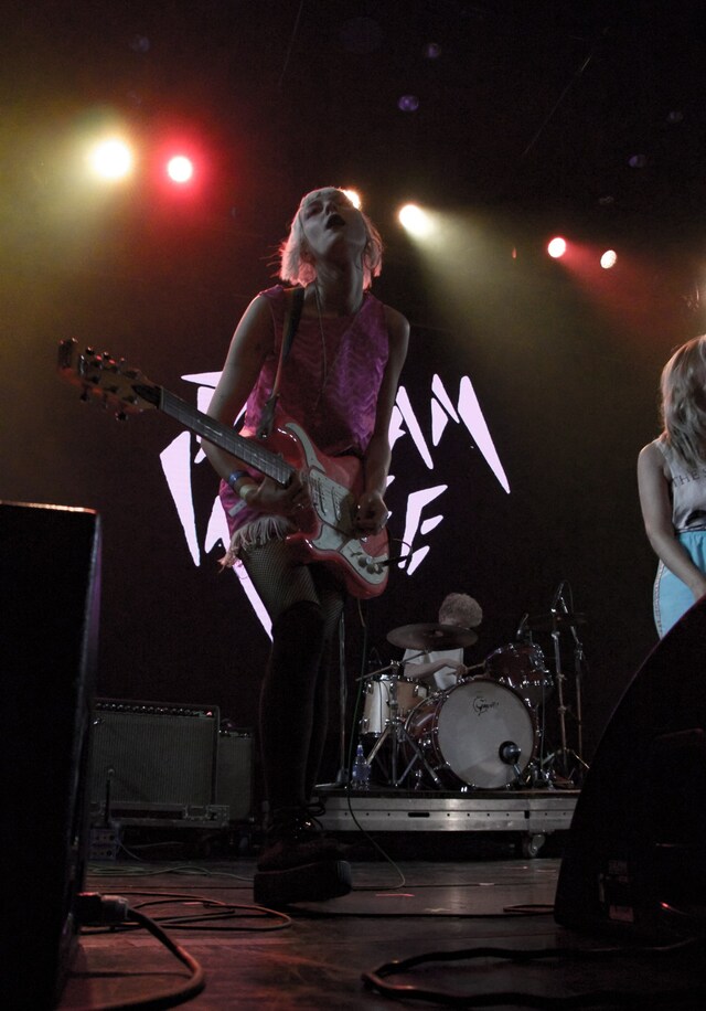 DreamWifeLiorPhillips01 0