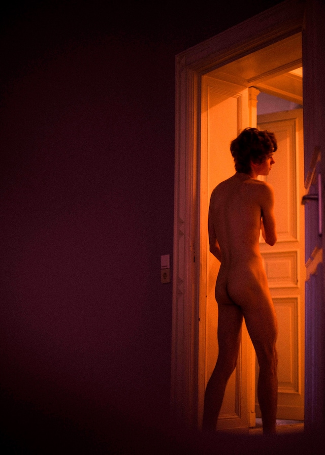 Home Matt Lambert Grindr 4