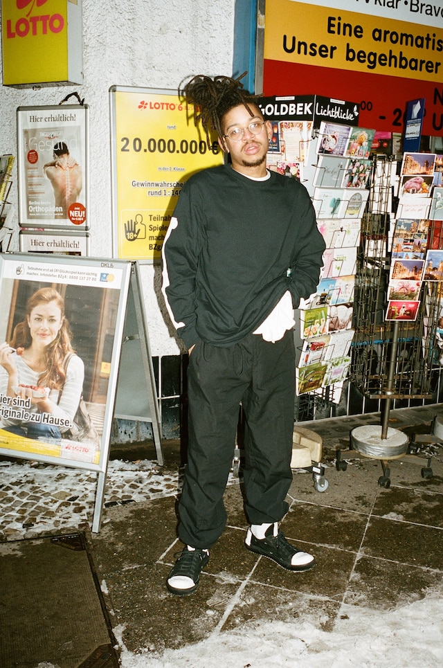 Lukas Gansterer shoots BOTH in Berlin 9