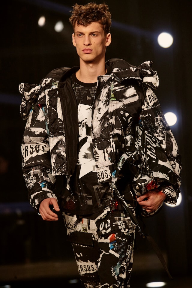 Versus Versace AW17 womenswear London LFW dazed 19