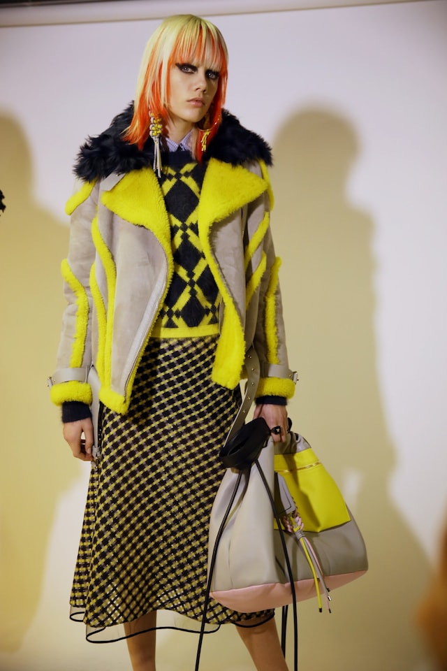 Versace AW17 womenswear milan mfw dazed 1