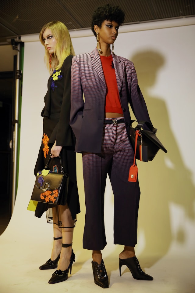 Versace AW17 womenswear milan mfw dazed 8