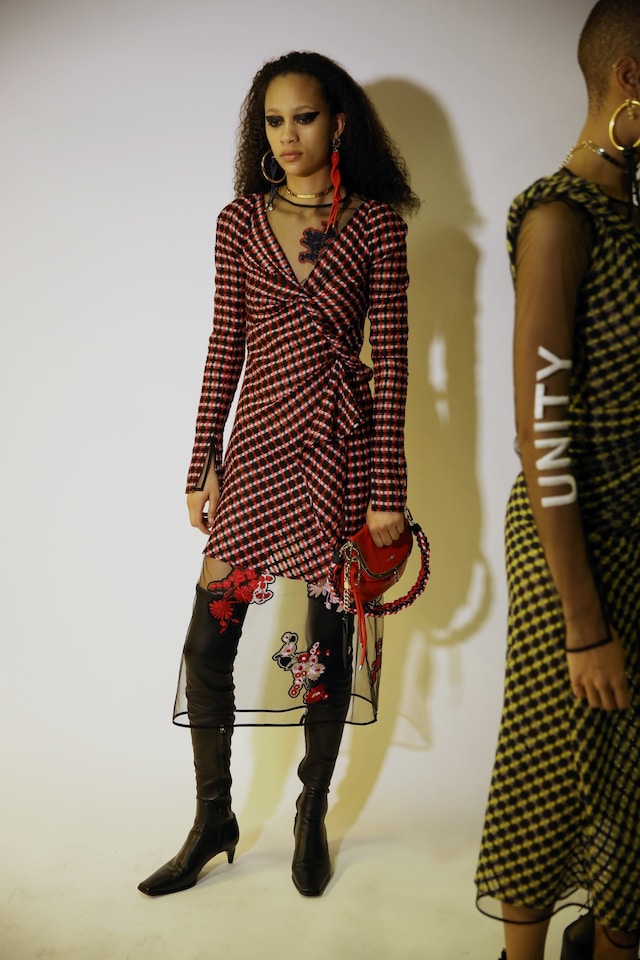 Versace AW17 womenswear milan mfw dazed 27