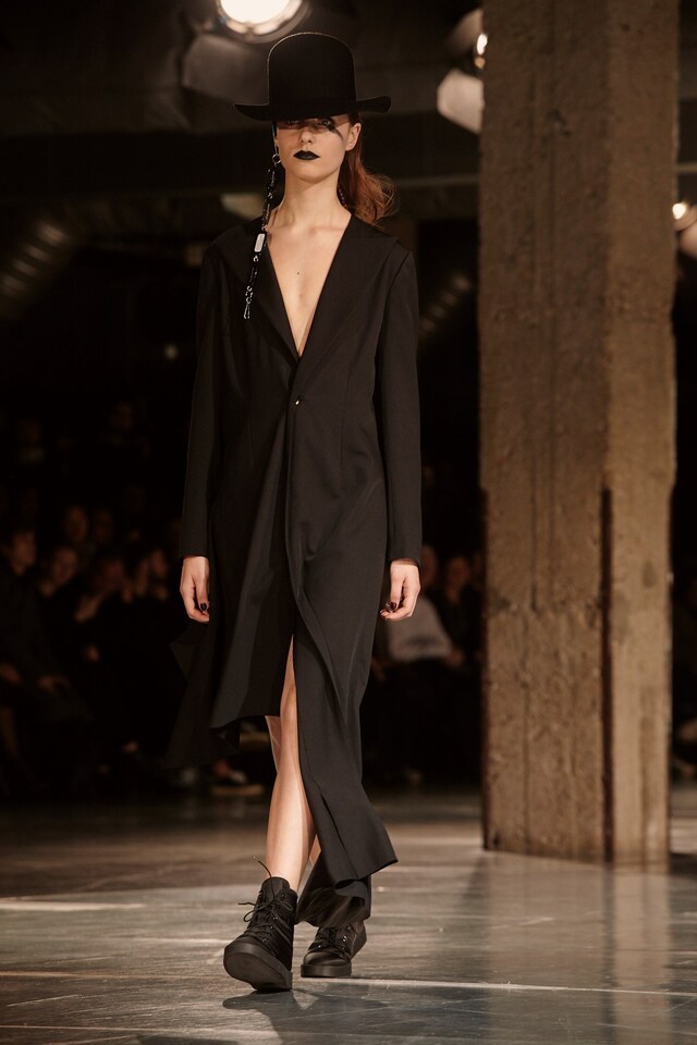 Yohji Yamamoto AW17 womenswear paris dazed 17