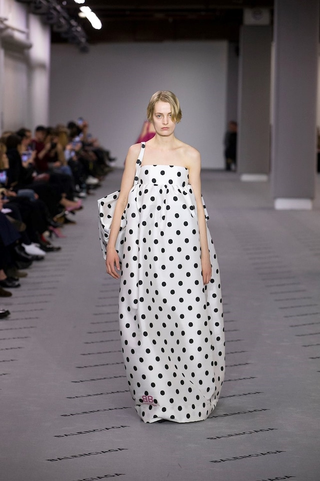 Balenciaga AW17 womenswear paris dazed 8