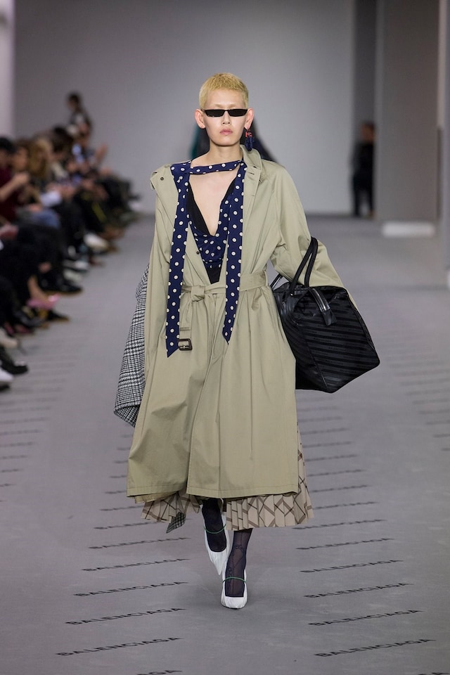 Balenciaga AW17 womenswear paris dazed 16